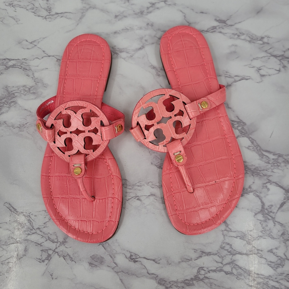 Women’s Coral Pink Cutout Circle Thong Sandals